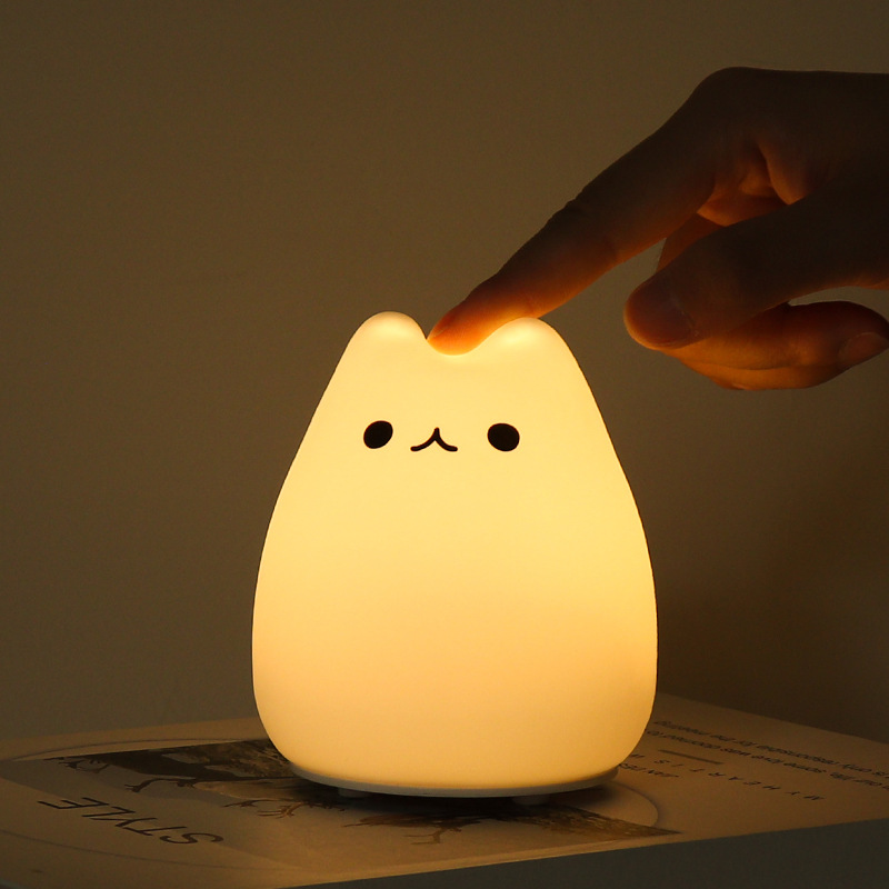 Lindo gato de cabeza grande, luz de noche creativa, luz de noche colorida, luz de palmaditas, cura, carga, luz de silicona, sueño para niños