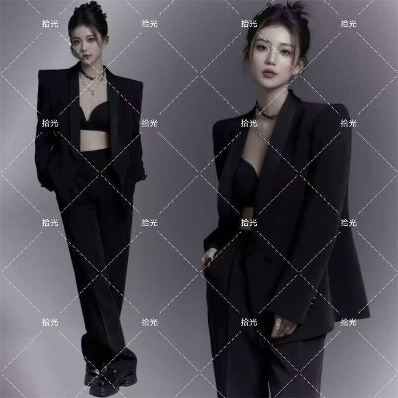 フォトスタジオの新しいポートレートテーマの写真、ハイエンドの女性のプロフェッショナルスーツ、個人的なイメージ写真、アート写真の衣装|undefined