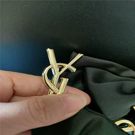 胸针;吊坠;胸花