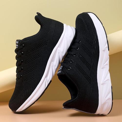  Spring and Summer New Sports Shoes Women's Lightweight Travel Leisure Breathable Running Shoes Soft Sole Travel Shoes Large Size Women's Shoes