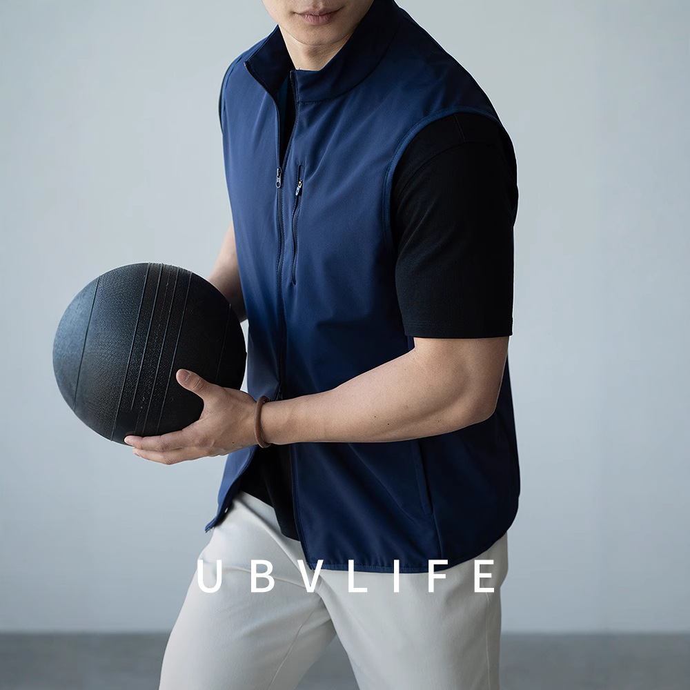 Lightweight, waterproof, drapey, and breathable vest, perfect for summer 2025. Features a windproof placket, multiple pockets, and is suitable for commuting and outdoor use.
