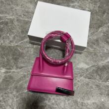 JACQ֧��һ�����l�p�h20���׿羳���Q�μ�б��С���W�t����Ů�ٴ�