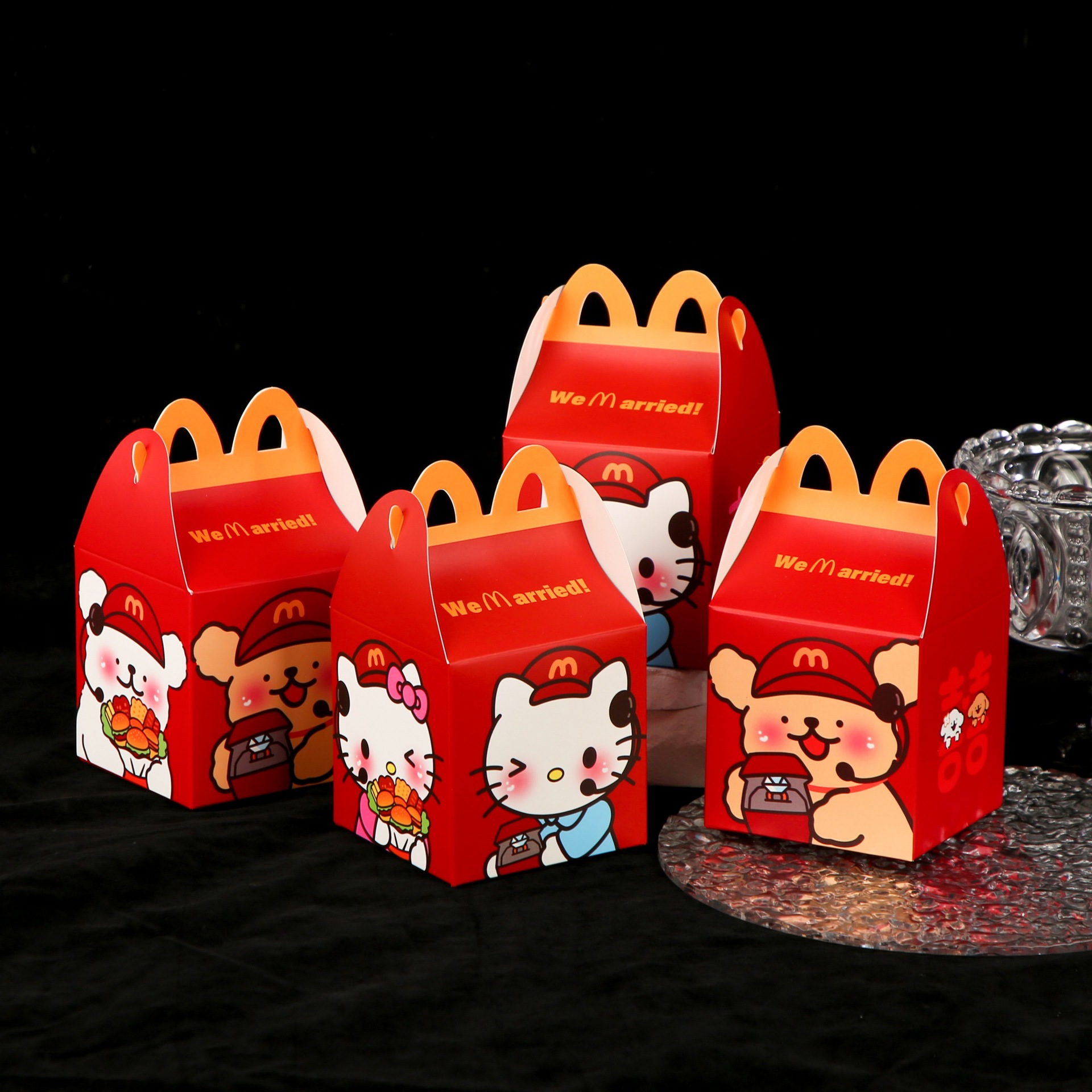 New McDonald's cute cartoon line dog candy box, KT cat wedding candy box, engagement table candy box