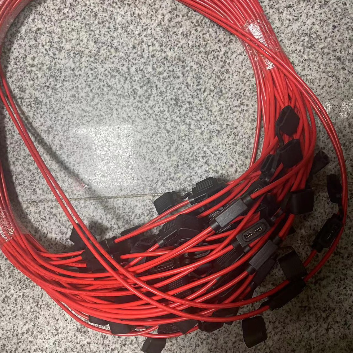 XHX001中12圆黑头红线1.1米美标线保险丝盒防水座中插保险座盒