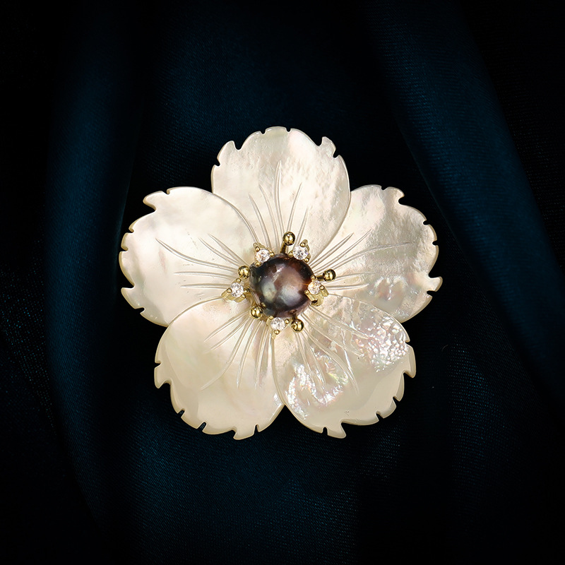 Brooches Classification Elegant Flower Copper Plating Inlay Freshwater Pearl Shell Zircon Women's Brooches