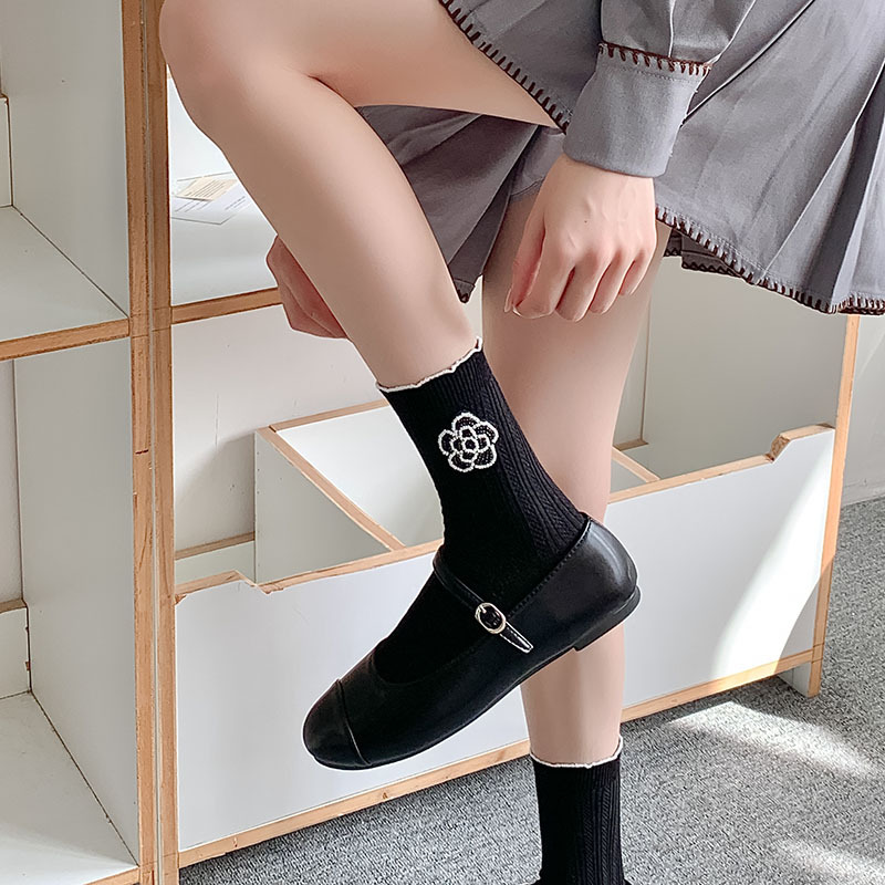 Camellia Wadenlange Socken für Damen, Bambus, klassisch, Schwarz und Weiß, kurze Socken aus gekämmter Baumwolle mit Spitzenbesatz für Mädchen, klein_voghion.com