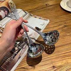 ネット赤ステンレススプーンスープ漏れ魚鱗柄スプーン家庭用火鍋スプーン台所料理スプーン長柄スープ殻漏れスプーン