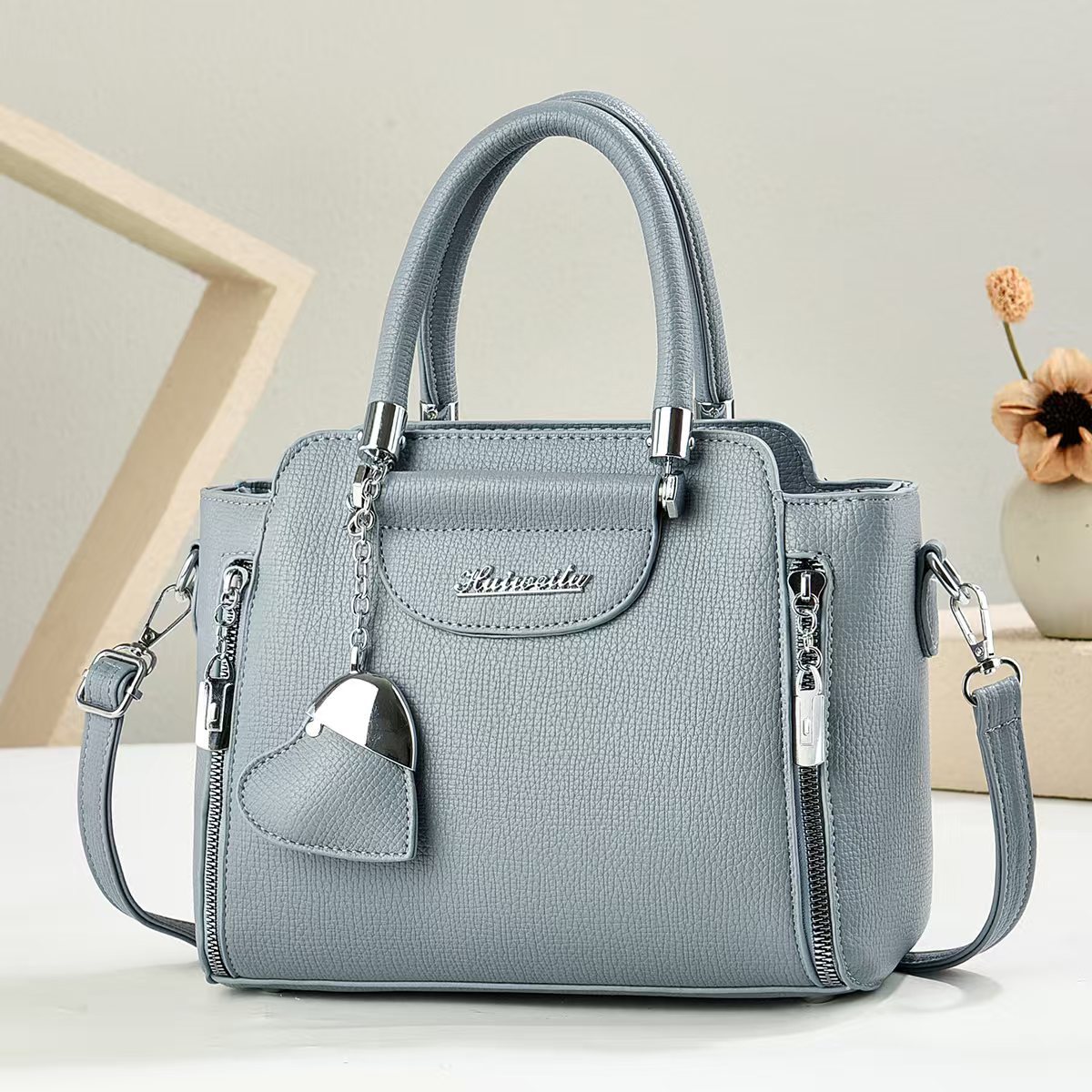 Bolsos de mujer 2025 nuevos bolsos de moda estereotipados de mujer Dulces señoras bolsos de mensajero bolsos de hombro al por mayor