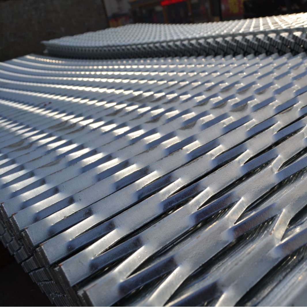 【厂家批发】钢板网铝板网金属板网菱形拉伸网防护网铁网防盗网