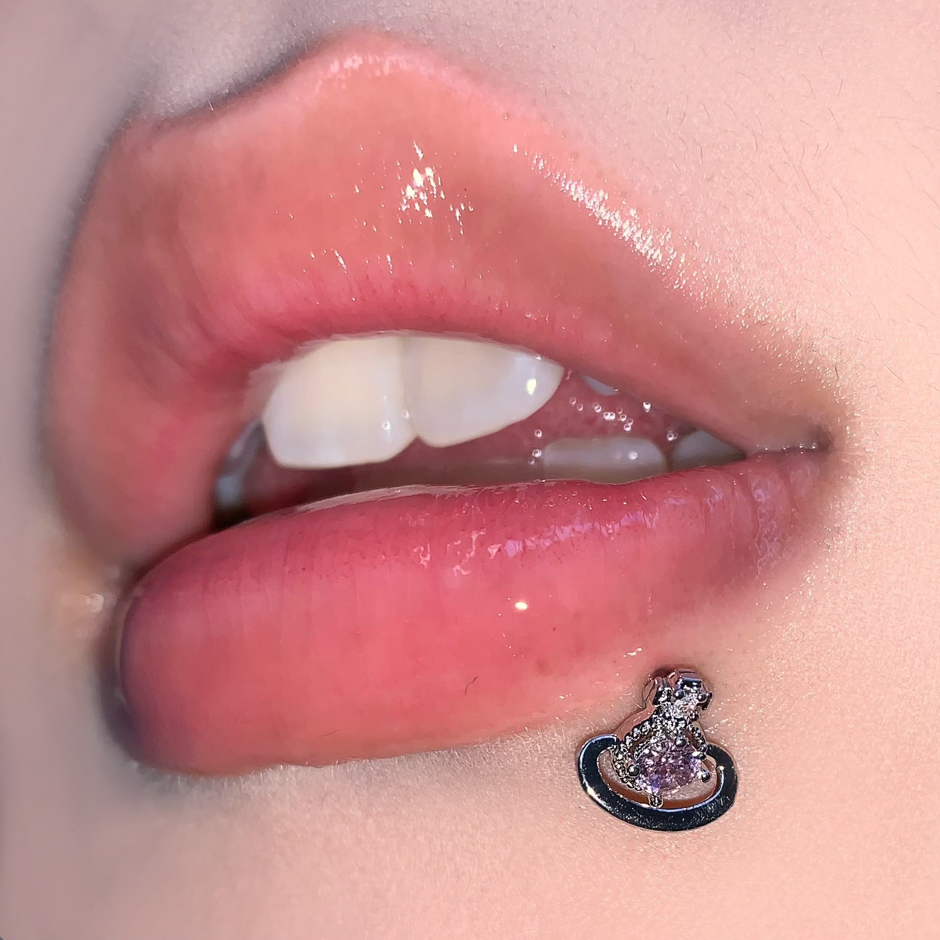 Pointed labret stud close-up product detail