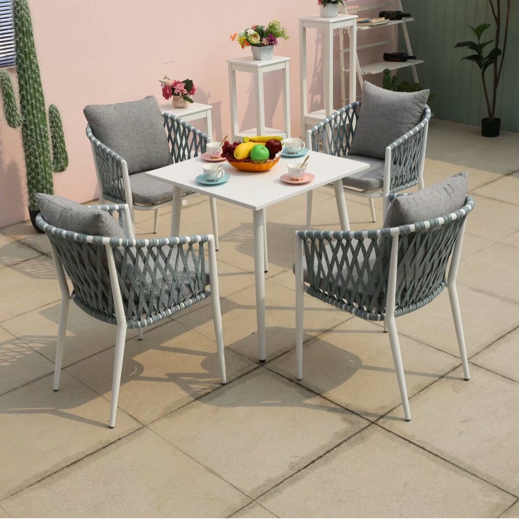 추앙케 화이트 70 스퀘어 콘 발 탄소강 테이블 01