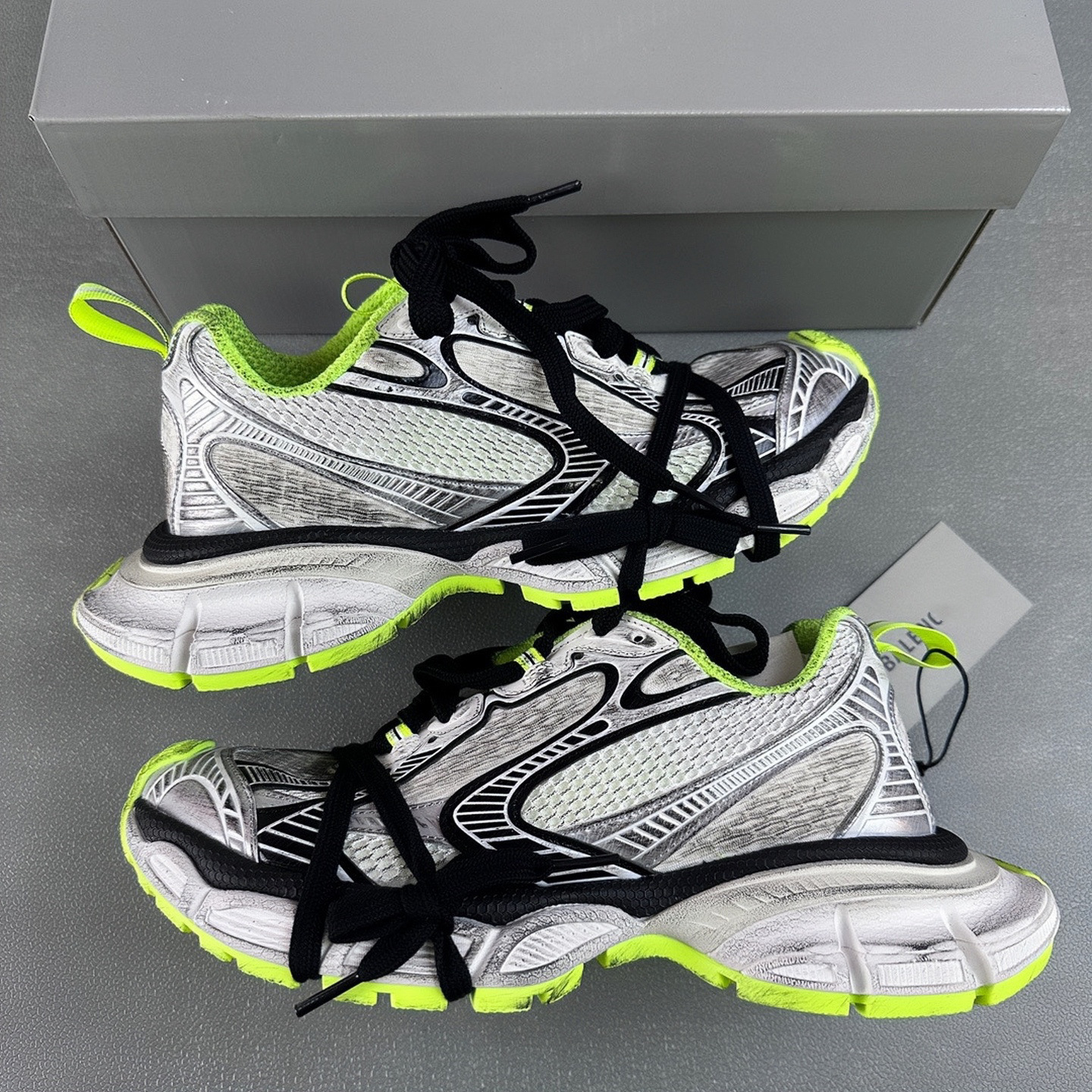 흰색 파란색 노란색