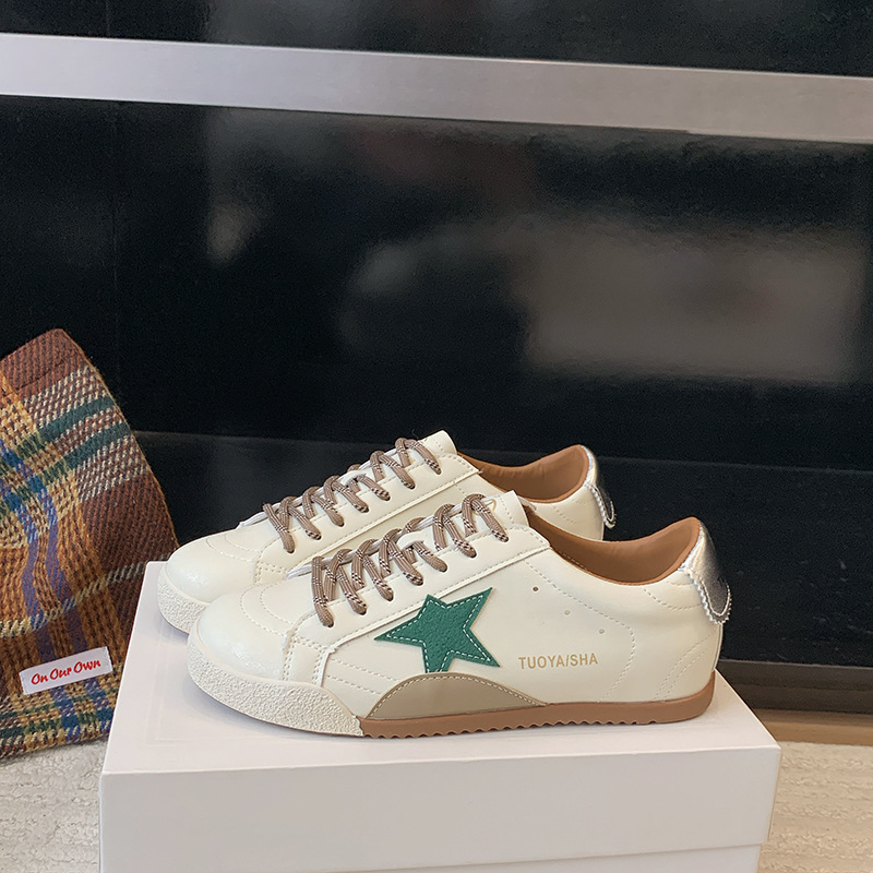 Retro Star-Patterned White Sneakers for Women, 2026 Spring New Korean-Style Casual Flat Shoes, High-Quality German Training Shoes Retro Star-Patterned White Sneakers for Women, 2026 Spring New Korean-Style Casual Flat Shoes, High-Quality German Training Shoes