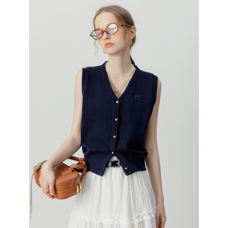French Intellectual Style Retro Gray V-Neck Knitted Vest Spring New Style Short Cardigan Top French Intellectual Style Retro Gray V-Neck Knitted Vest Spring New Style Short Cardigan Top
