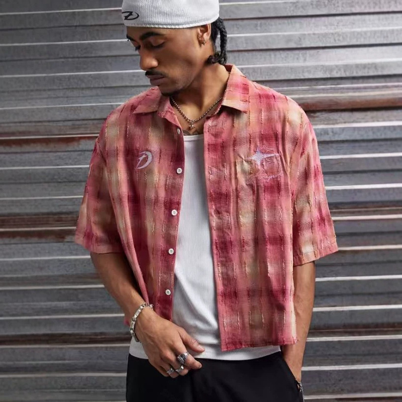 Turn-Down Collar Short-Sleeved Loose Men's Shirt in Street Style, Men's Casual Plaid Pattern Embroidered Shirt