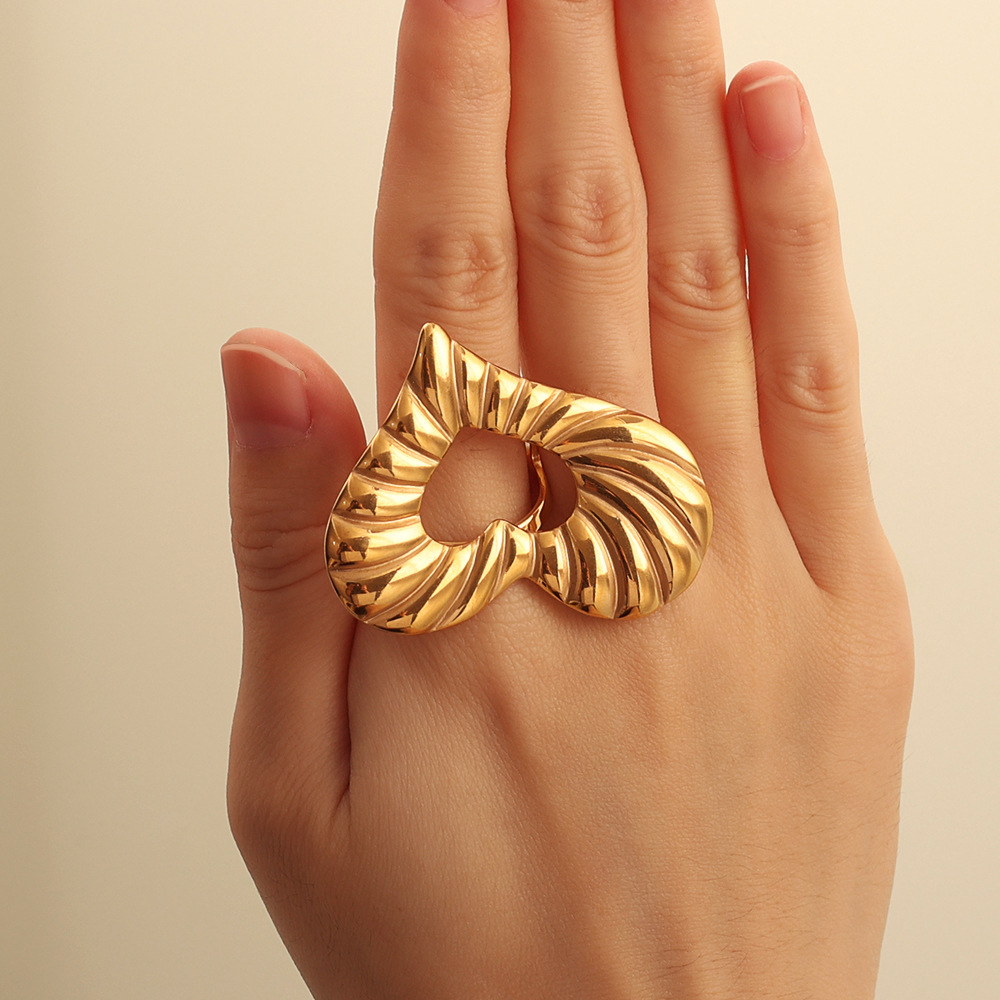 Large Heart Hollow Statement Ring In K Gold Style Fine Jewellery_voghion.com