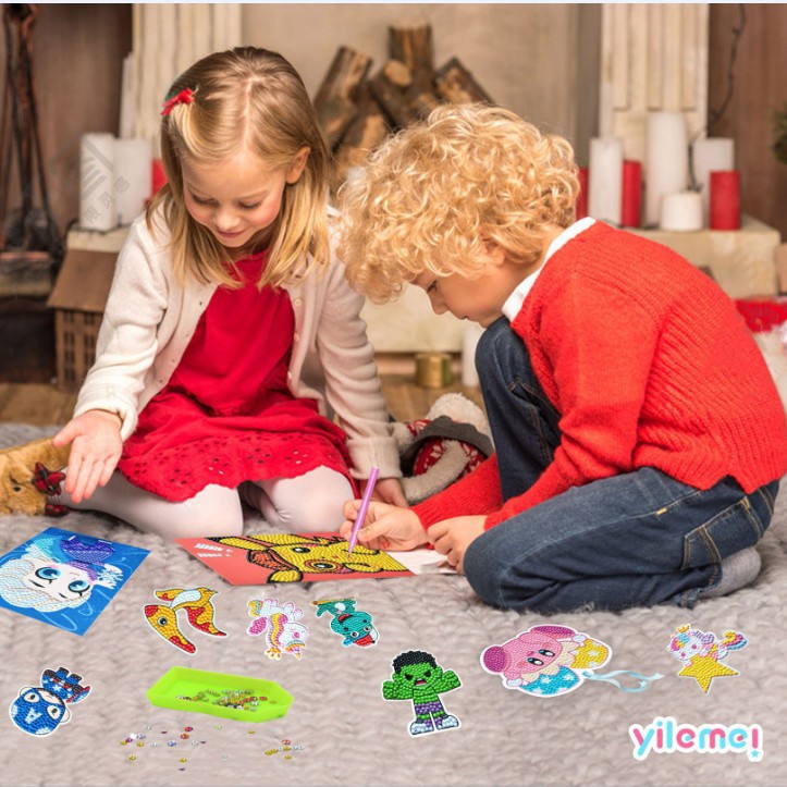 Etiqueta engomada de pintura de diamantes transfronteriza taza de agua refrigerador pegatinas gratis caja de color juego de pegatinas de diamantes de dibujos animados de bricolaje hechos a mano para niños