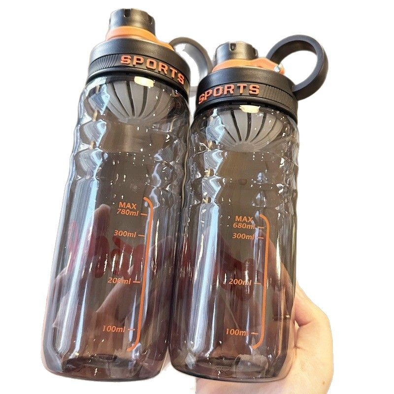 Xinbei nuevo deportivo taza de agua para niños y niñas simple taza de acondicionamiento físico de 780ml con taza de plástico para estudiantes