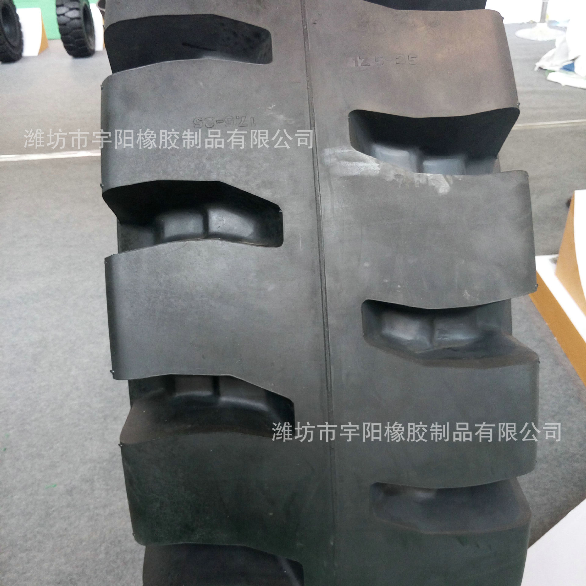 17.5-25 工程机械装载机轮胎 实心轮胎