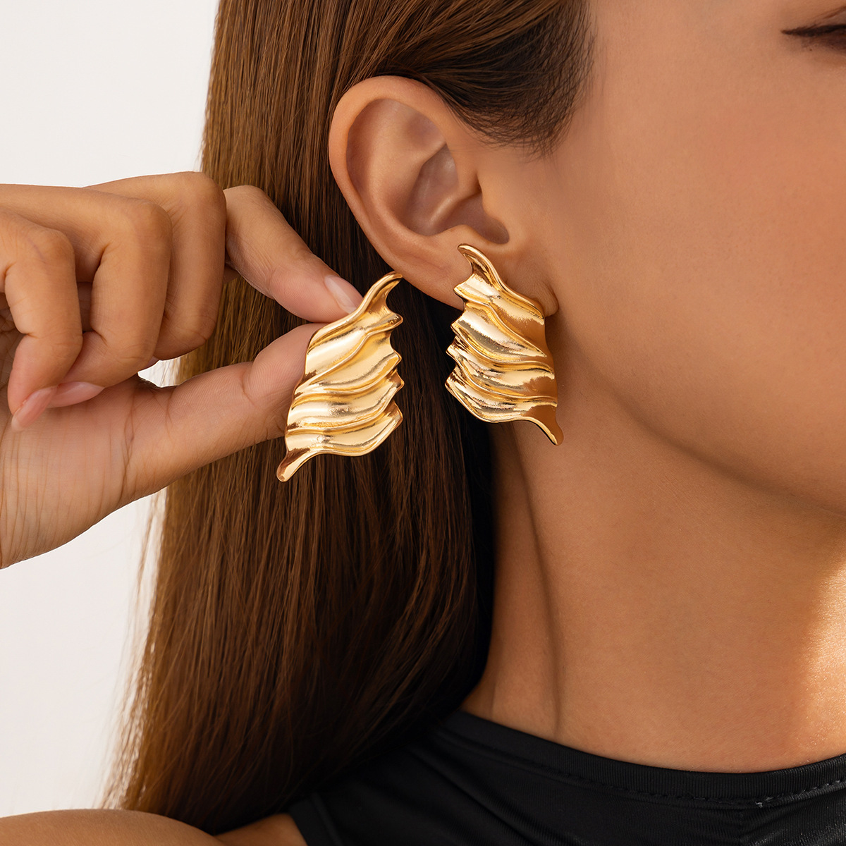 22g Weight Metal Ear Needle Material Drop Earrings, Ear Studs Classification 1 Pair Quantity Holiday, Street Occasion Metal Material Geometric, Heart Shape Pattern All Seasons Season Women's Gender Polished Finish Plating Design Retro, Classic Style Style 1 Pair Retro Classic Style Geometric Heart Shape Plating Metal Drop Earrings Ear Studs 54