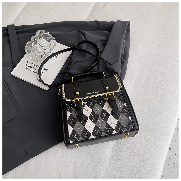 Versatile Women's Shoulder Crossbody Backpack For Winter Fashion_voghion.com