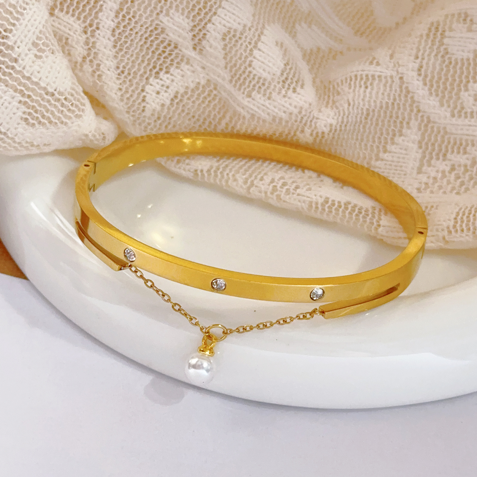 Joyas de pulsera, acero de titanio, no se desvanece, lujo ligero, moda, perlas, diamantes, hebilla de acero inoxidable para mujer, pulsera, lujo ligero, productos europeos y estadounidenses