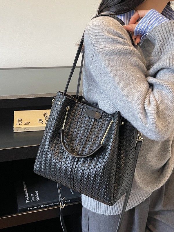 Bolso para mujeres 2025 nuevo retro transfronterizo viaje al trabajo bolso de cubo de alta sensación de tejido universal mochila de hombro