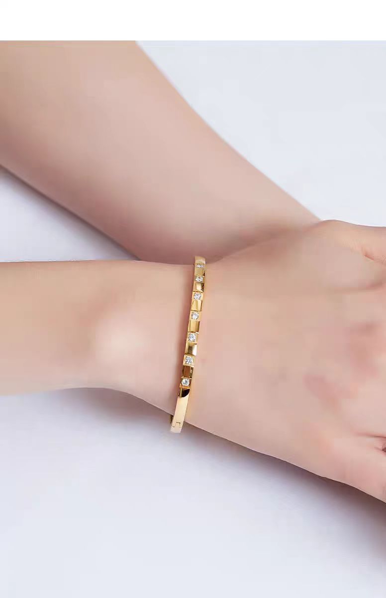 Women's Gender Simple Style Solid Color Titanium Steel Zircon Bangle In Bulk