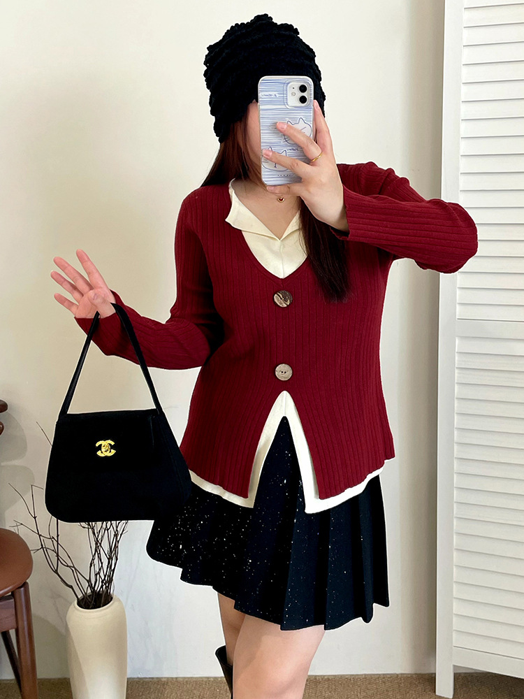 Two V-neck split tops for plus-size women's wear, a stylish sweater for the winter of 2025, and a slim-fit knitted sweater for overweight girls. 23530