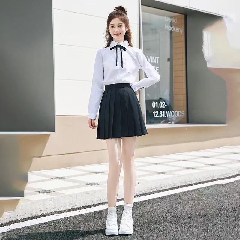 여성용 긴팔 + 주름 스커트 + 블랙 윈드 차임 나비 넥타이