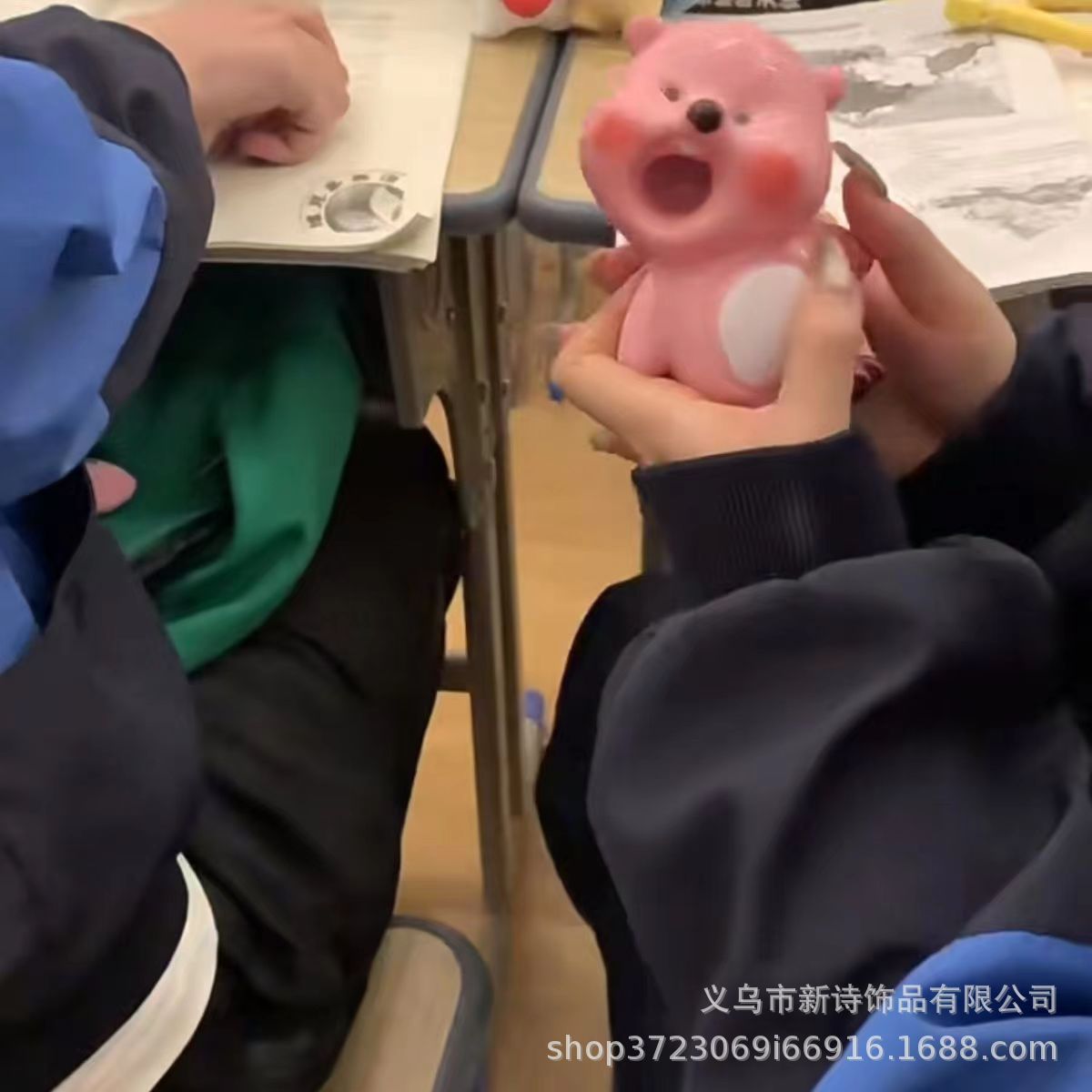 국경 새로운 귀여운 이슬 틸트 헤드 물총 프레스 수동 버스트 여름 어린이 장난감 마구간 도매