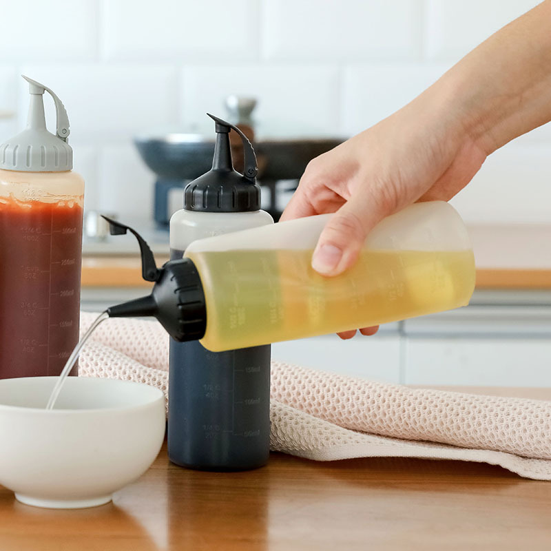 厨房挤压式防漏油壶透明带刻度防漏控油密封调料瓶酱油番茄沙拉酱