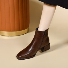 方头切尔西靴女2025秋冬新款欧美风简约气质粗跟皮靴踝靴加绒短靴