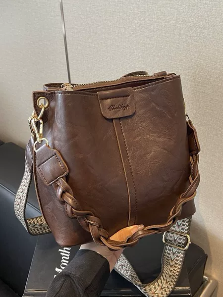 High-End Maillard Bag Women's 2025 New Autum Retro Texture Shoulder Bag Wideband Crossbody Bucket Bag