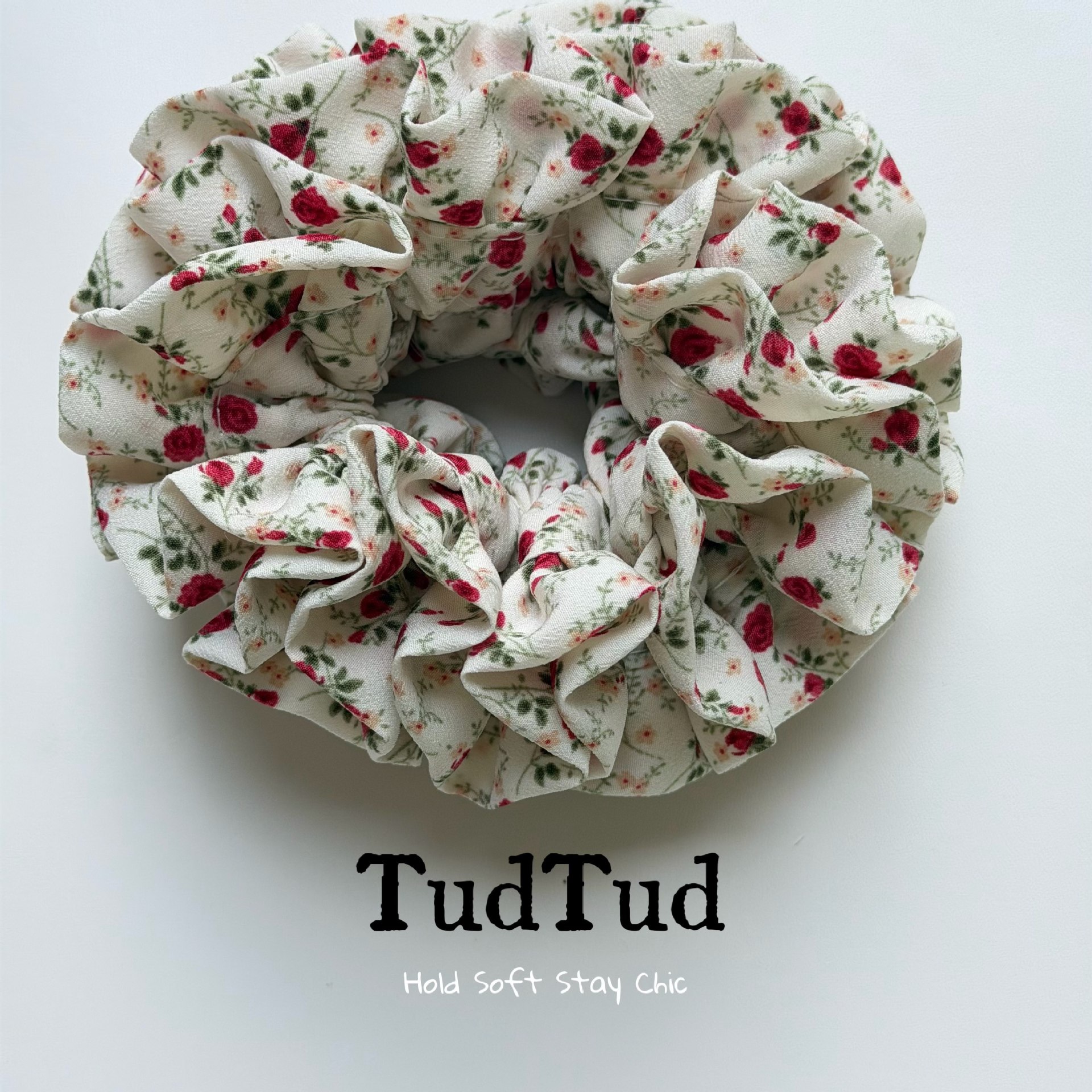 TudTud French handmade scrunchie! French vintage style gentle hair accessory with floral hydrangea embroidery
