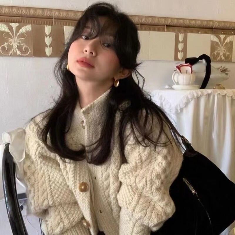 Now South Korea Dongdaemun Design 23 autumn and winter ur **30 Scottish beige wool cardigan feve same style