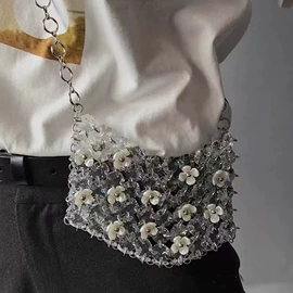 项链;耳环;耳钉