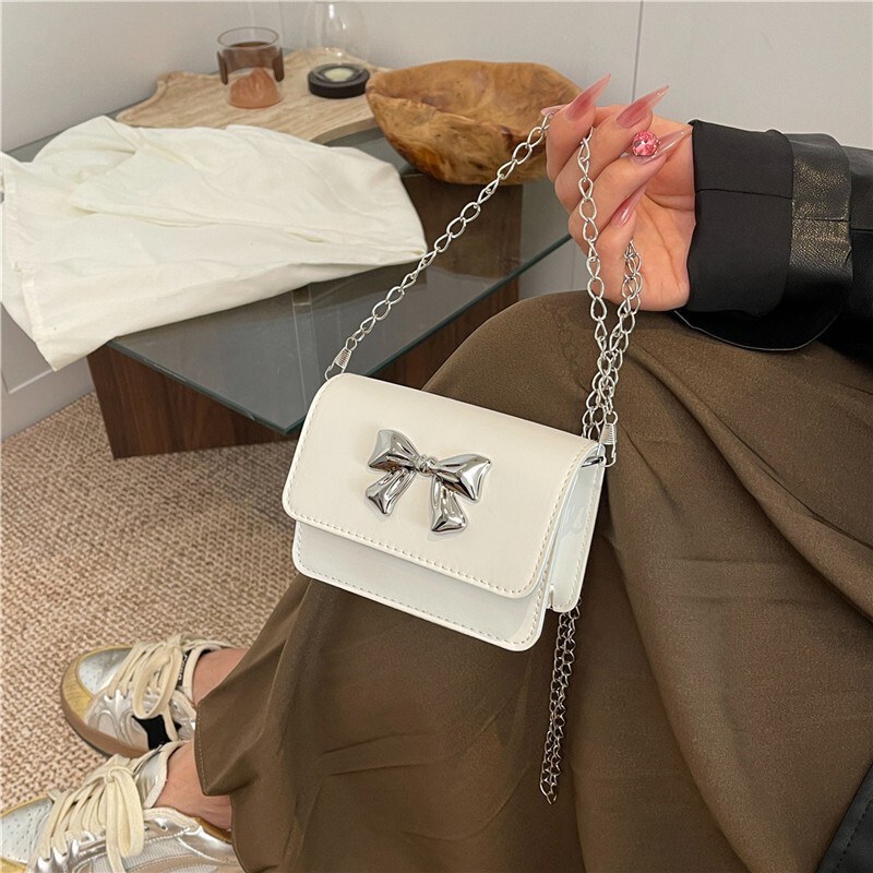 New Mini Niche Women's Bag with a High-End Feel, Light Luxury, Simple and Fashionable Shoulder Bag, Stylish and Elegant Crossbody Bag for Autumn and Winter New Mini Niche Women's Bag with a High-End Feel, Light Luxury, Simple and Fashionable Shoulder Bag, Stylish and Elegant Crossbody Bag for Autumn and Winter