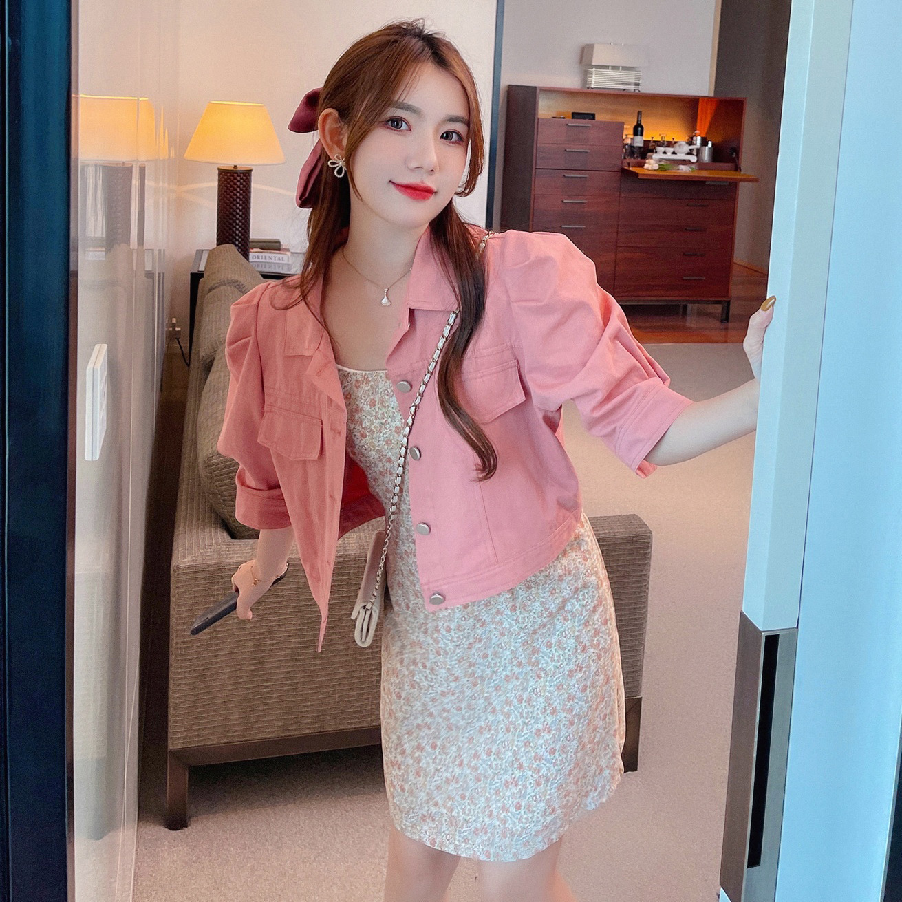2021 春夏短款薄修身牛仔外套+吊带碎花连衣裙时尚洋气两件套装女