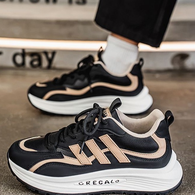 Zapatos de hombre 2025 primavera nuevos zapatos deportivos clásicos de todo fósforo zapatos casuales de hombre pequeños zapatos blancos de moda zapatos ligeros de papá