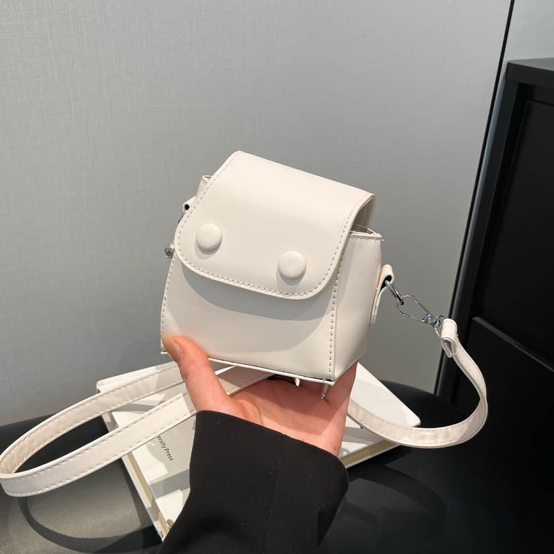 Rossetto mini di alta qualità Niche Design per donna 2025 Nuova borsa a tracolla alla moda per pendolari Piccola quadrata_voghion.com