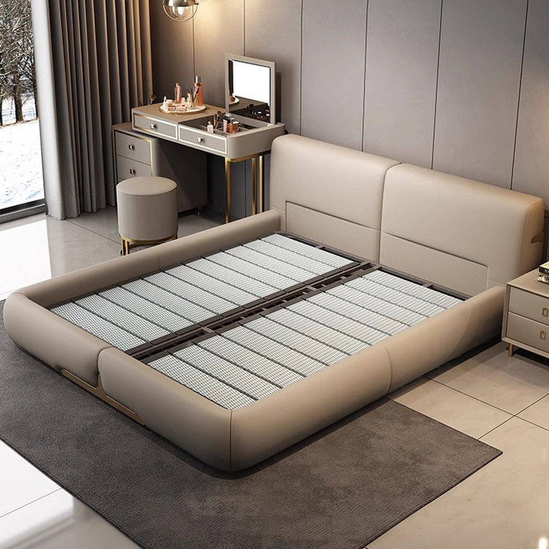 Cama de cuero ligera de lujo, cama baja, cama de cabeza, cuero de vaca, cama principal moderna, simple, cama queen, atmósfera de alta gama, 2024 nuevo