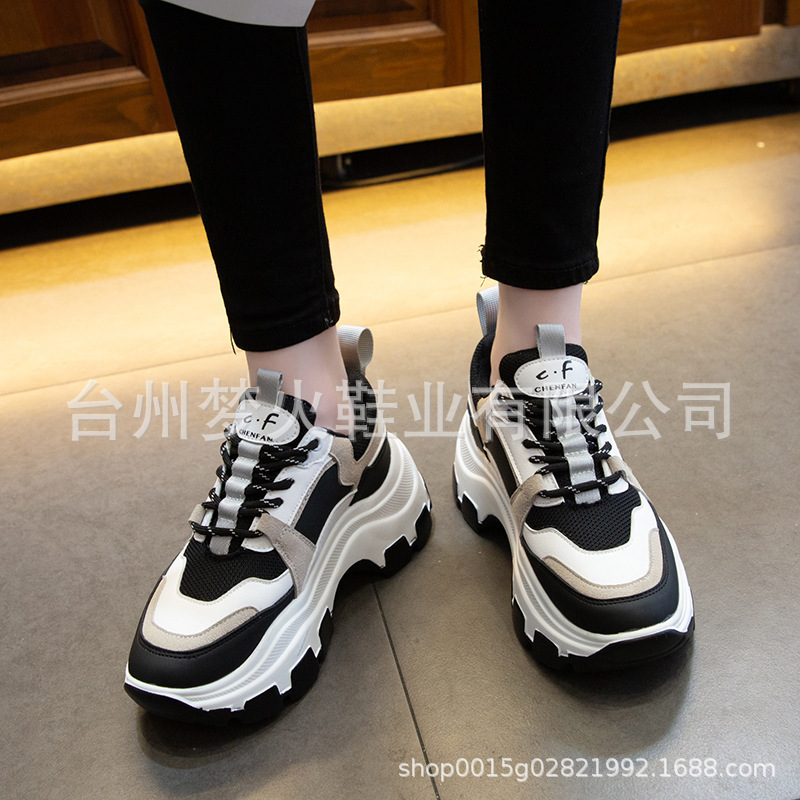 South Korea is very hot old shoes female...