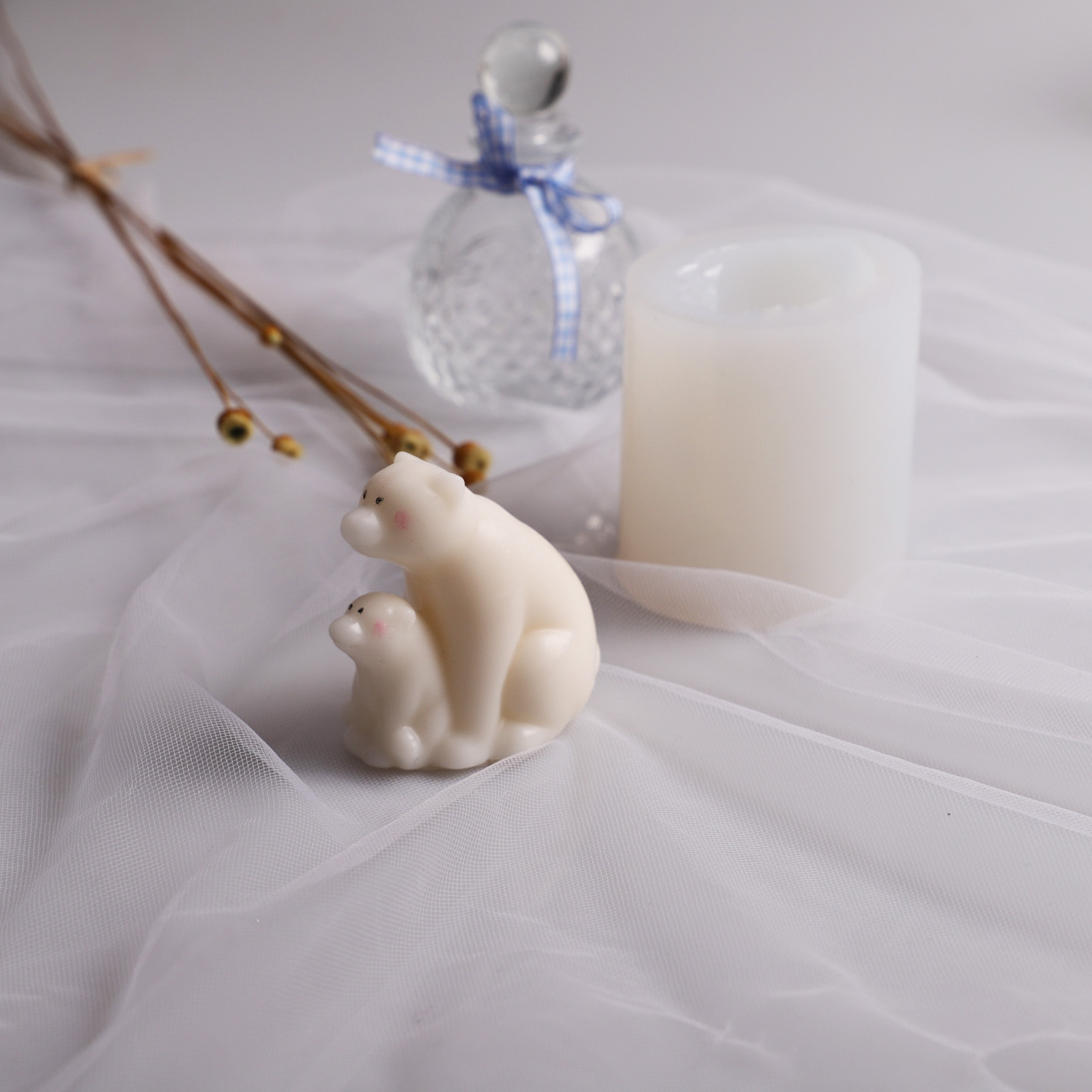 Mother polar bear silicone mold DIY creative candle soap mold source factory support generation