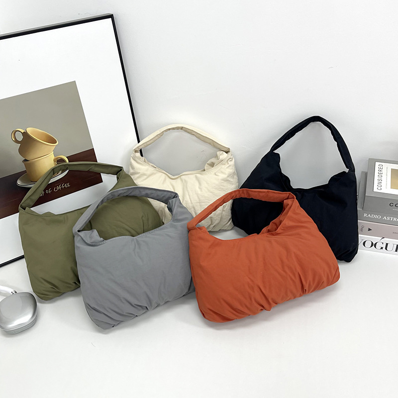 Bolsos, bolsos de mujer, nuevos bolsos de esponja para otoño e invierno, bolsos cuadrados de un solo hombro cerosos suaves, bolsos de axilas, bolsos de mano retro de todo fósforo