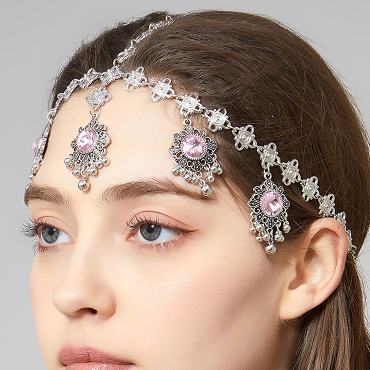 Factory Direct Sales of European and American Creative Fashion Headwear, Retro Ethnic Style Personalized Forehead Ornaments, Exotic Tassel Forehead Chains
