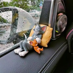 国境を越えたトムとジェリーのトムとジェリーの車の装飾品車のインテリア装飾用品かわいいデスクトップ装飾品おもちゃ