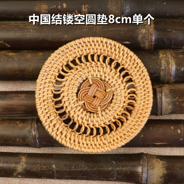 Chinese knot hollow cushion 8cm single