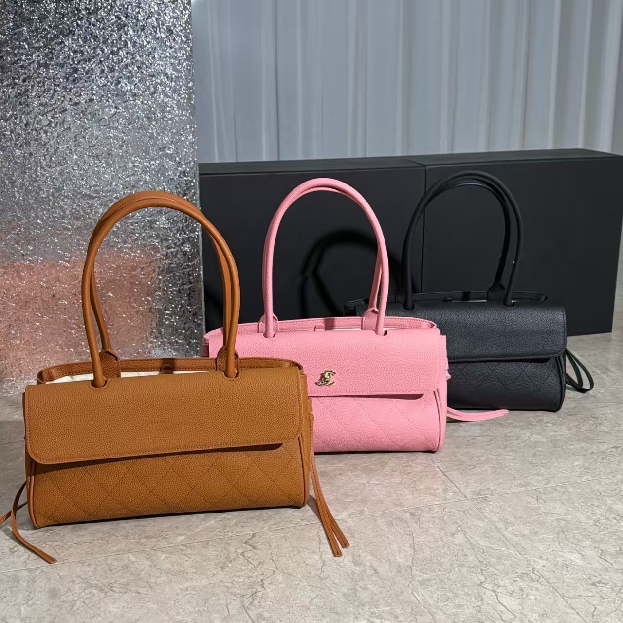 Minimalist Genuine Leather Underarm Bag For Women Versatile Handbag Quilted Bowling Bag Niche Luxury Baguette Bag