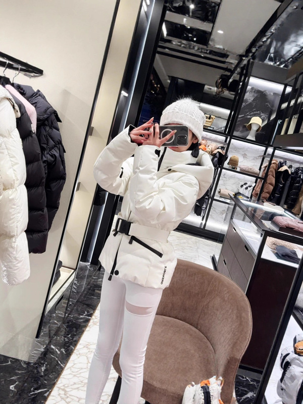 蒙家高奢至臻版滑雪系列收腰女士短款羽绒服90白鹅绒抗寒保暖羽绒|undefined